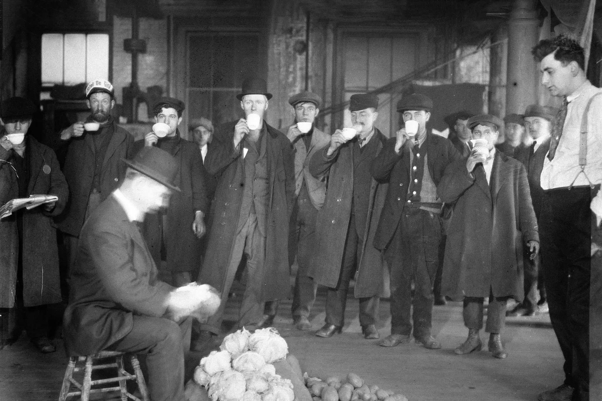 Caffeine, chất nền của xã hội văn minh