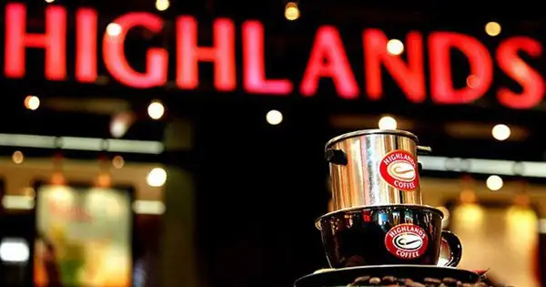 “Bình dân hóa” – Chiến lược giúp Highlands trở thành chuỗi cà phê “bá chủ” ở Việt Nam, khiến Starbucks và Trung Nguyên cũng phải “hít khói”