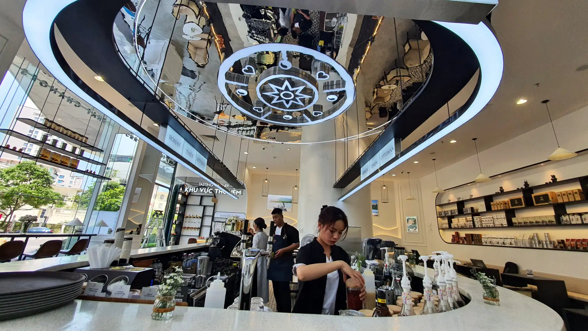 Check-in quán cà phê Trung Nguyên ở trung tâm TP. Nha Trang - Báo Khánh Hòa điện tử