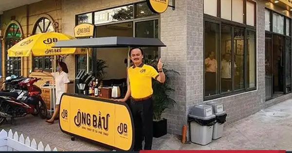 Các chuỗi F&B đua nhau tràn ra phố để “năng nhặt chặt bị”: Trong khi Ông Bầu ồ ạt mở kiosk thì Highlands Coffee, McDonald’s mang cả xe xuống phố bán hàng