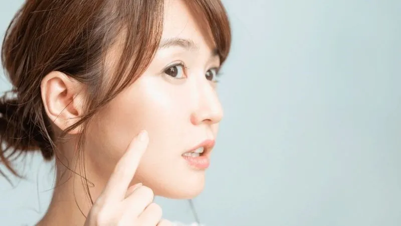 Các vitamin và khoáng chất có trong cà phê giúp chống lão hóa da, dễ dàng hấp thụ khi lỗ chân lông mở