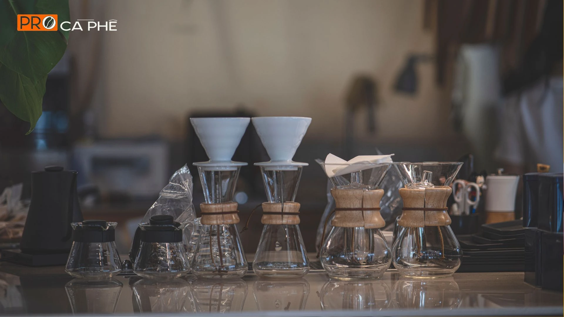 Cà phê Robusta pha phin truyền thống theo 4 bước chuẩn để khai thác trọn hương vị